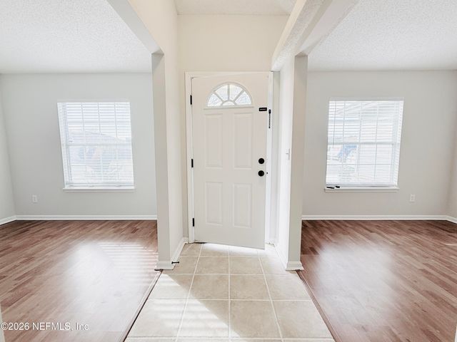 8713 STAR LEAF Road N, Jacksonville, FL 32210