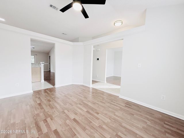 8713 STAR LEAF Road N, Jacksonville, FL 32210