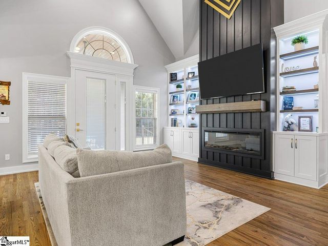 196 Crow Road, Inman, SC 29349
