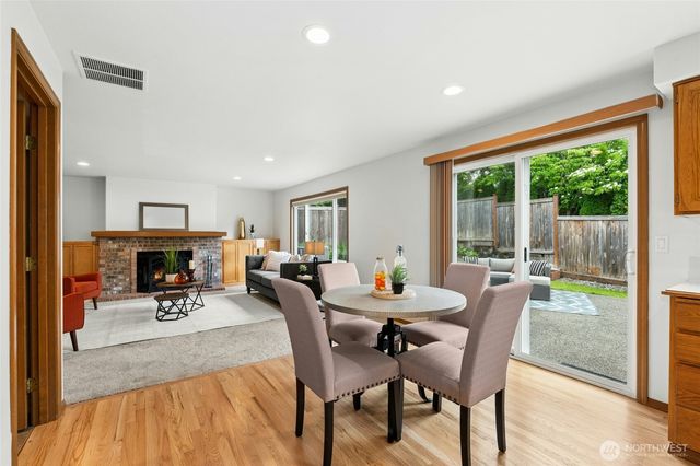 1808 Field Place NE, Renton, WA 98059