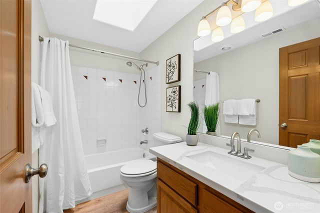 1808 Field Place NE, Renton, WA 98059