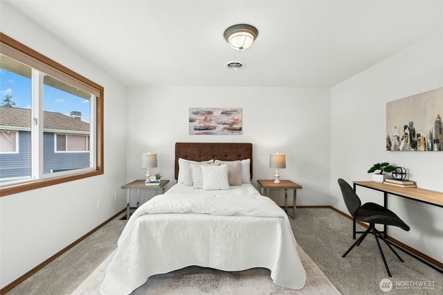 1808 Field Place NE, Renton, WA 98059