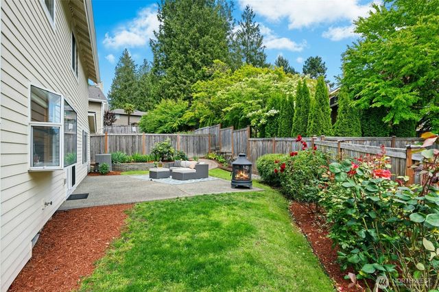 1808 Field Place NE, Renton, WA 98059