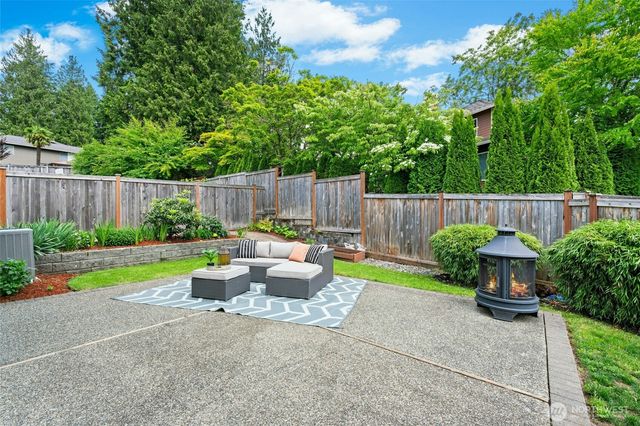 1808 Field Place NE, Renton, WA 98059