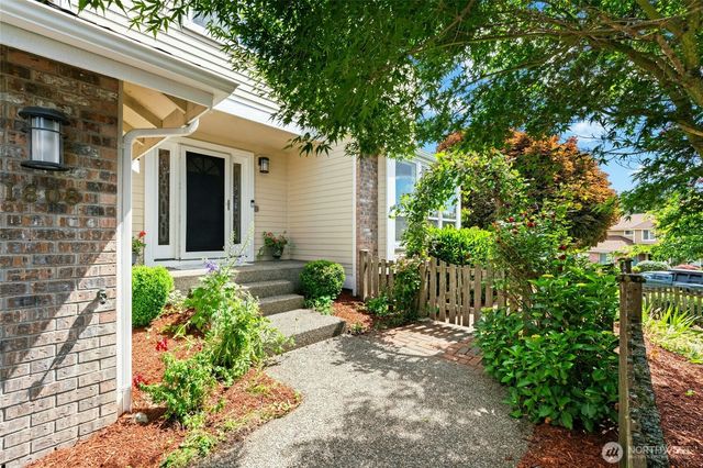 1808 Field Place NE, Renton, WA 98059