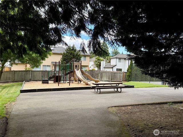 1808 Field Place NE, Renton, WA 98059