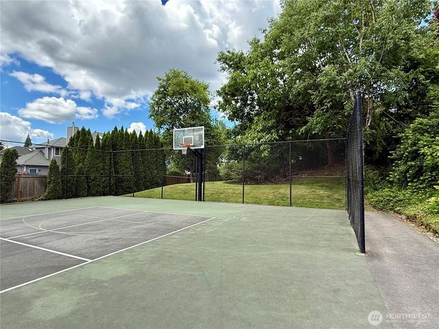 1808 Field Place NE, Renton, WA 98059