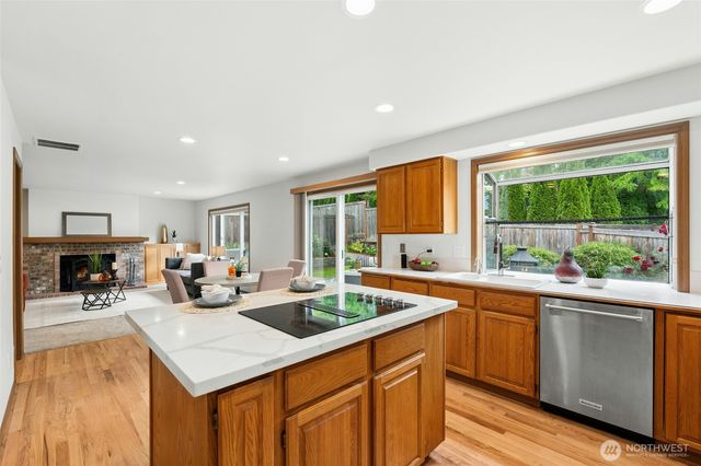 1808 Field Place NE, Renton, WA 98059
