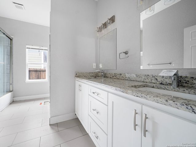 130 Vitra Pl, San Antonio, TX 78210