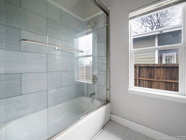 130 Vitra Pl, San Antonio, TX 78210