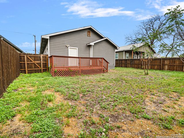 130 Vitra Pl, San Antonio, TX 78210
