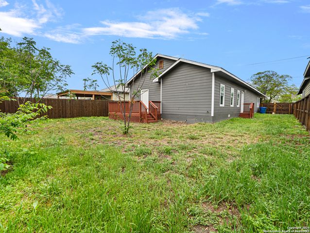 130 Vitra Pl, San Antonio, TX 78210