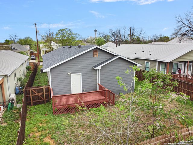 130 Vitra Pl, San Antonio, TX 78210