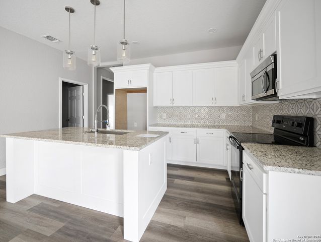 130 Vitra Pl, San Antonio, TX 78210