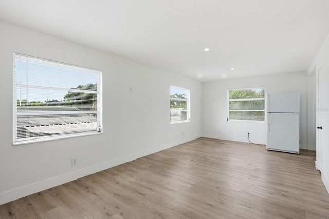 2837 18TH AVENUE N 2, St Petersburg, FL 33713