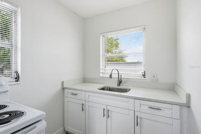 2837 18TH AVENUE N 2, St Petersburg, FL 33713