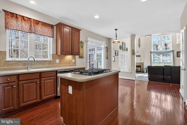 3308 MCCORKLE CT, Triangle, VA 22172