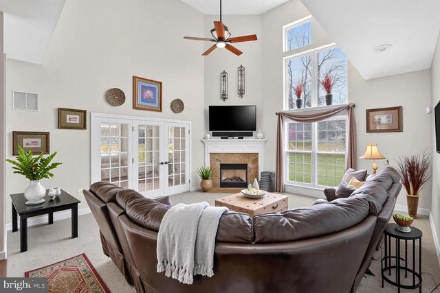 3308 MCCORKLE CT, Triangle, VA 22172