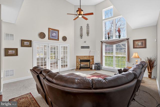 3308 MCCORKLE CT, Triangle, VA 22172