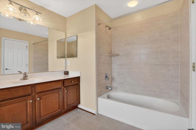 3308 MCCORKLE CT, Triangle, VA 22172