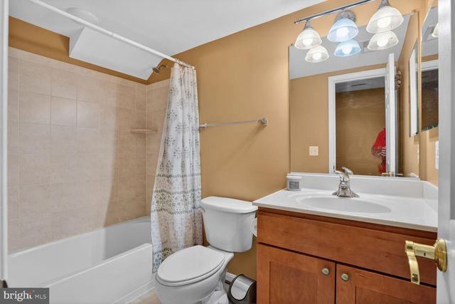3308 MCCORKLE CT, Triangle, VA 22172