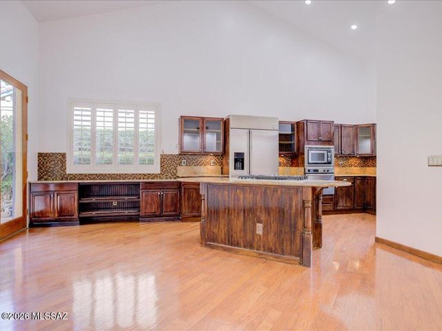 1611 E Sonoran Desert Drive, Tucson, AZ 85737