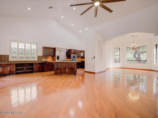 1611 E Sonoran Desert Drive, Tucson, AZ 85737