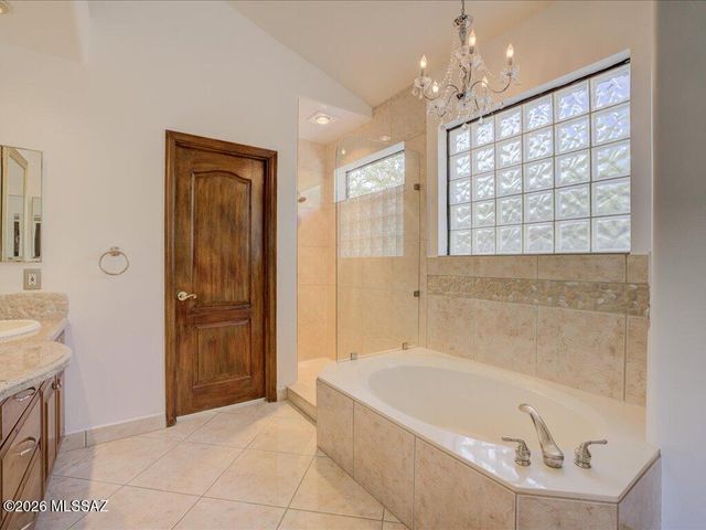 1611 E Sonoran Desert Drive, Tucson, AZ 85737