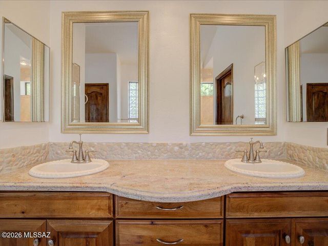 1611 E Sonoran Desert Drive, Tucson, AZ 85737