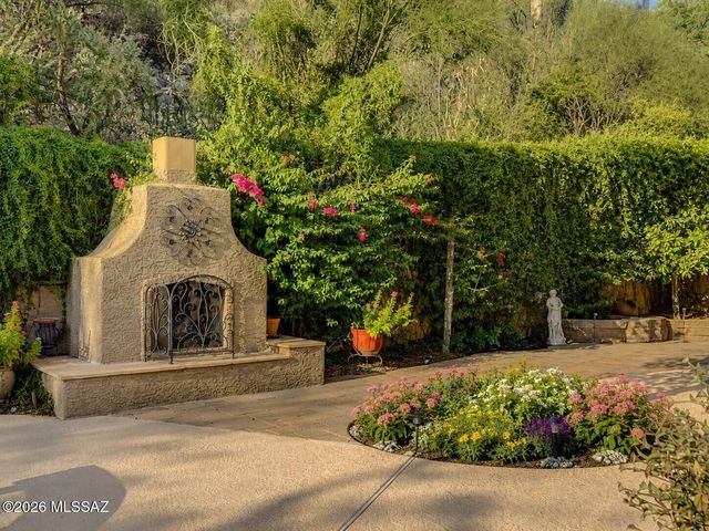 1611 E Sonoran Desert Drive, Tucson, AZ 85737