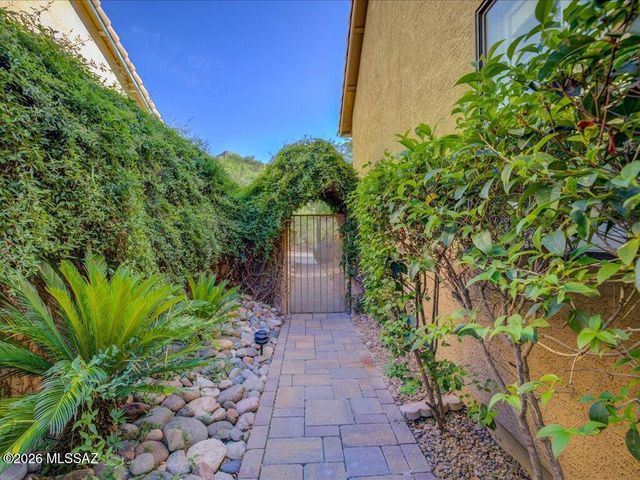 1611 E Sonoran Desert Drive, Tucson, AZ 85737