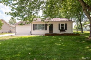 216 Sterling Drive, Moro, IL 62067