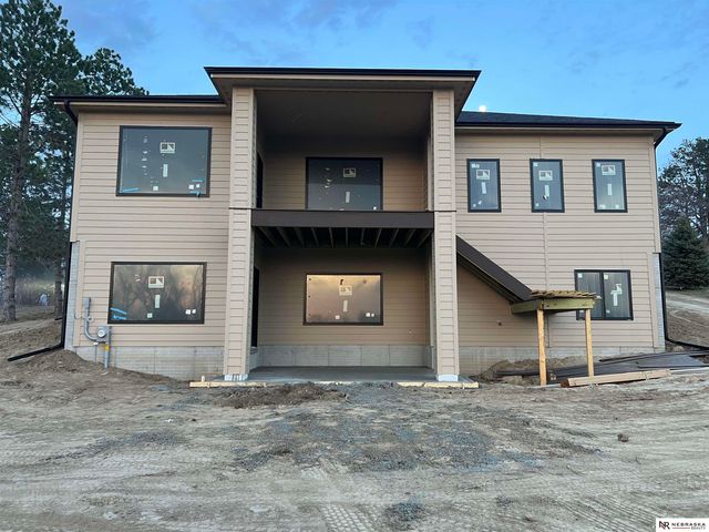 18400 Nicholas Road, Plattsmouth, NE 68048