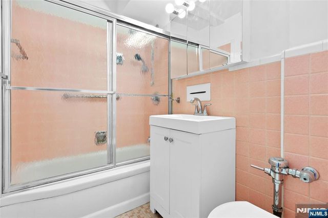 1450 Palisade Avenue 3A, Fort Lee, NJ 07024