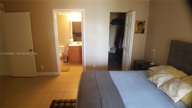 7640 Westwood Dr 403, Tamarac, FL 33321