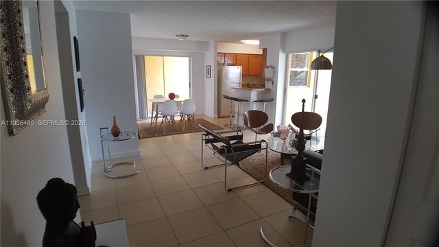 7640 Westwood Dr 403, Tamarac, FL 33321