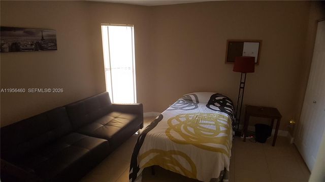 7640 Westwood Dr 403, Tamarac, FL 33321