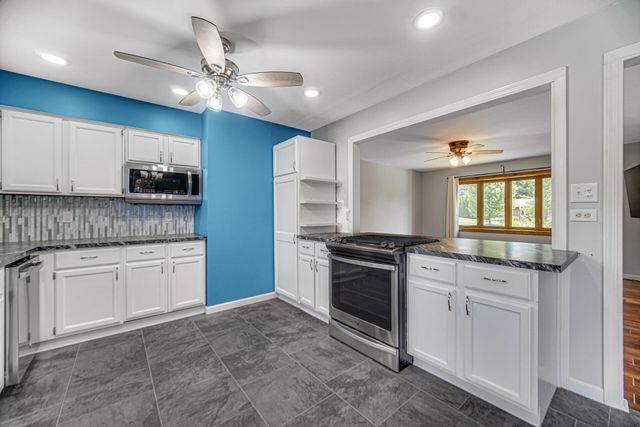 406 Northfield Lane, Valparaiso, IN 46383