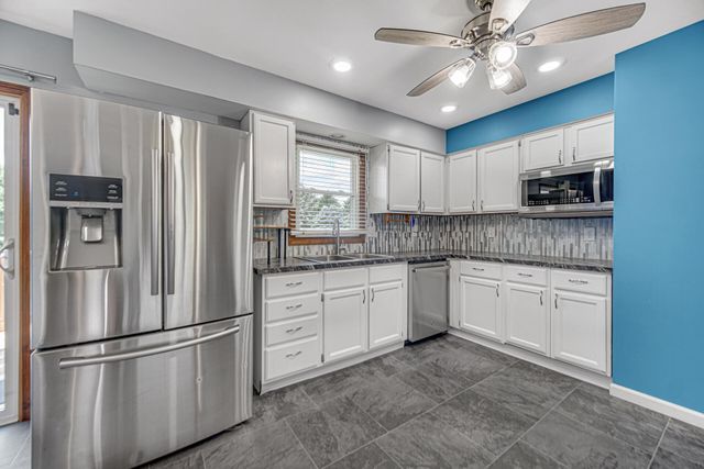 406 Northfield Lane, Valparaiso, IN 46383