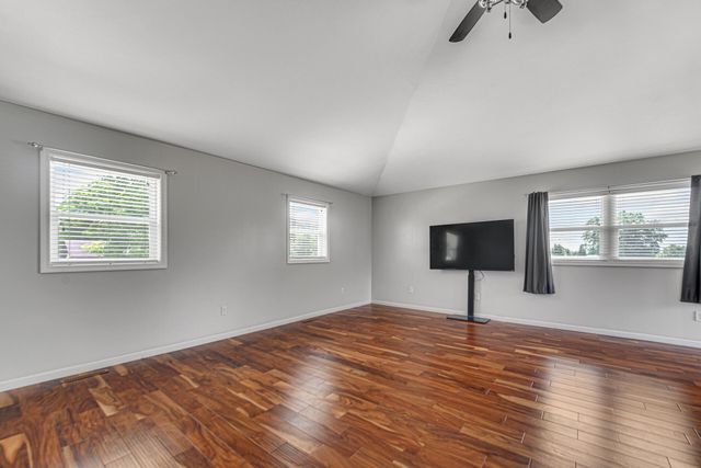 406 Northfield Lane, Valparaiso, IN 46383