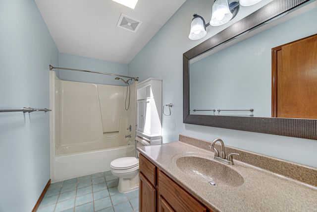 406 Northfield Lane, Valparaiso, IN 46383