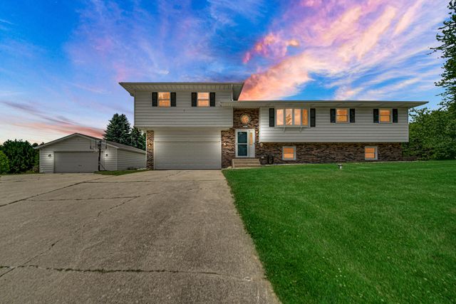 406 Northfield Lane, Valparaiso, IN 46383