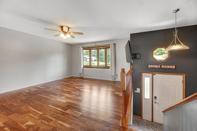 406 Northfield Lane, Valparaiso, IN 46383