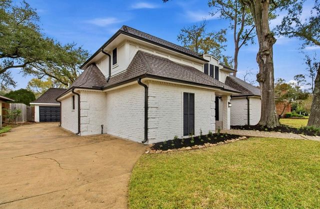 2823 W Pebble Beach Drive, Missouri City, TX 77459