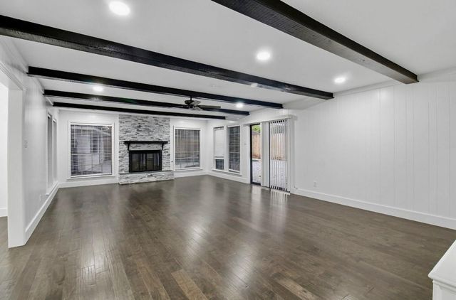 2823 W Pebble Beach Drive, Missouri City, TX 77459