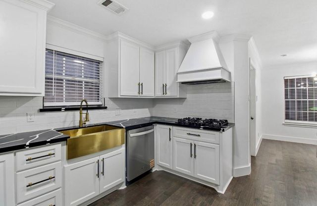 2823 W Pebble Beach Drive, Missouri City, TX 77459