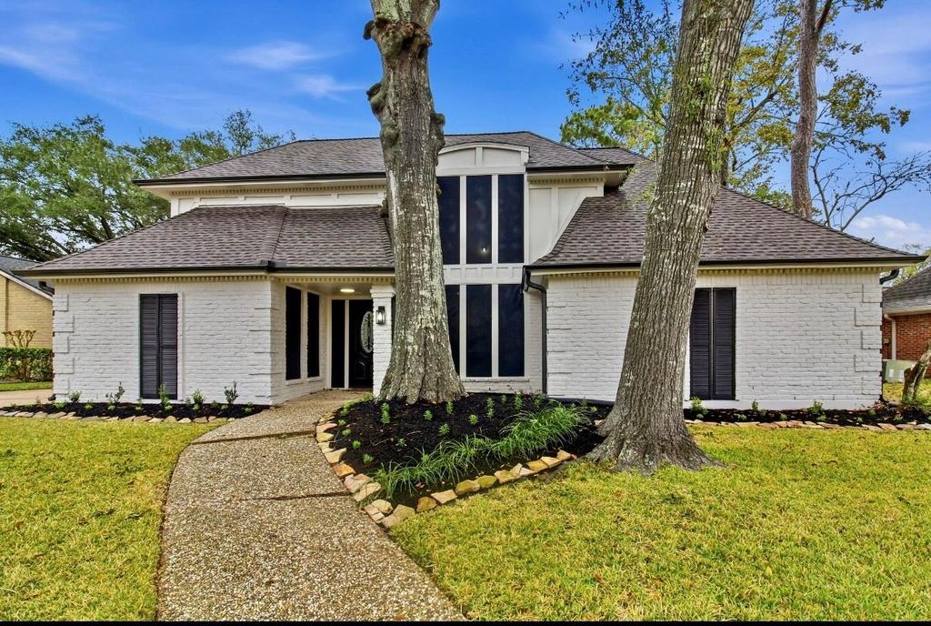 2823 W Pebble Beach Drive, Missouri City, TX 77459