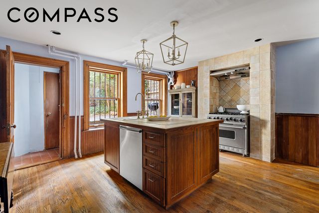 309 Vanderbilt Avenue, New York City, NY 11205