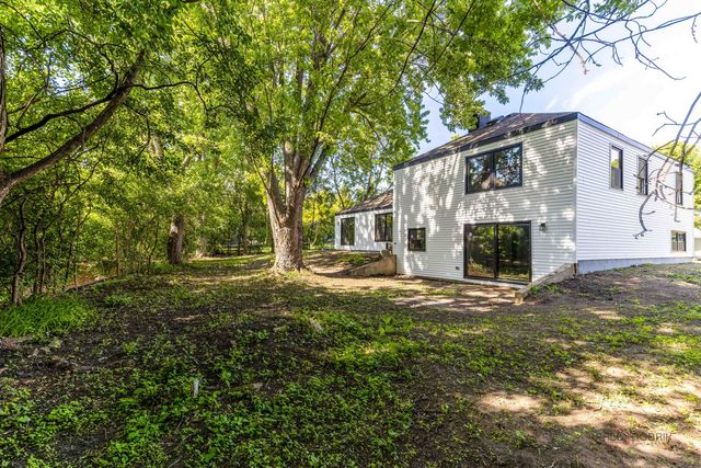 1482 Pebblestone Cove, Wheaton, IL 60189