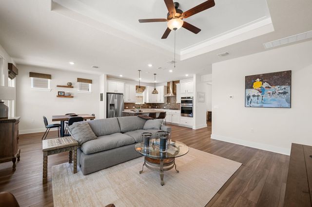 609 Wooden Rail LN, Georgetown, TX 78633